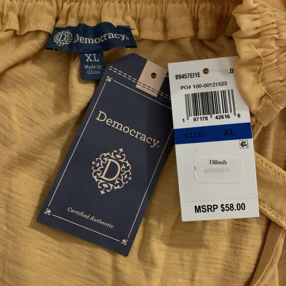 Democracy Womens Size XL Top Yellow Floral Sleeveless Tank NWT - Picture 3 of 7